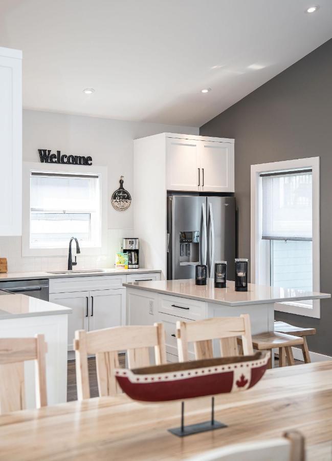 Mountain Dreams - Revelstoke Home Near Rmr Экстерьер фото